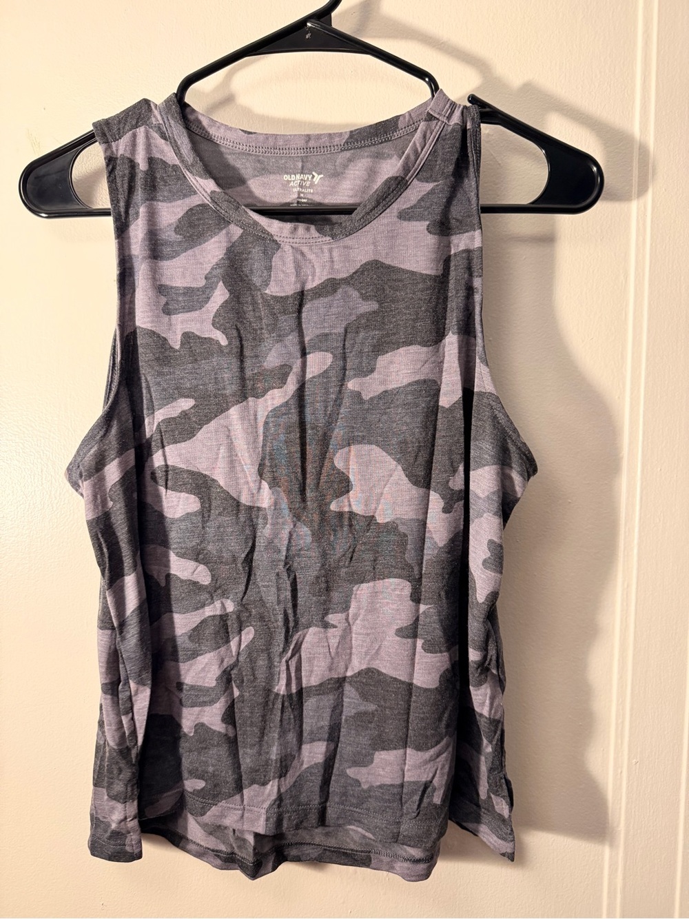 Old Navy Women’s Gray & Light Gray Camo Tank Top